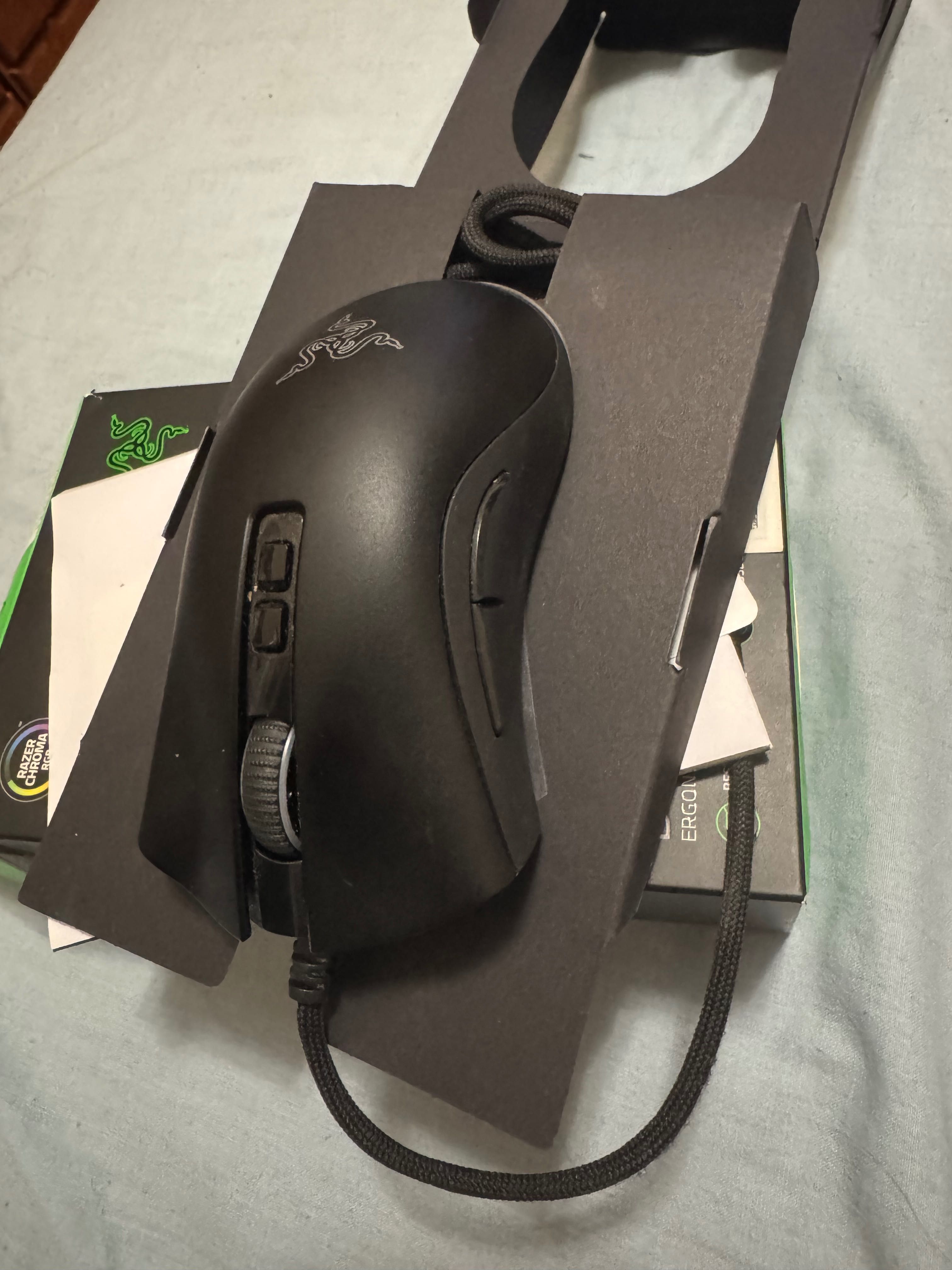 Мишка Razer Adder v2