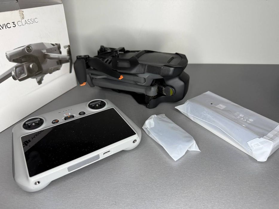 DJI Mavic 3 Classic – професійний дрон для зйомки