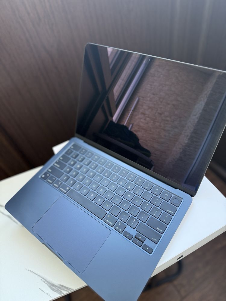Ноутбук Apple MacBook Air 13,6" M3 2024 Midnight (MRXV3)