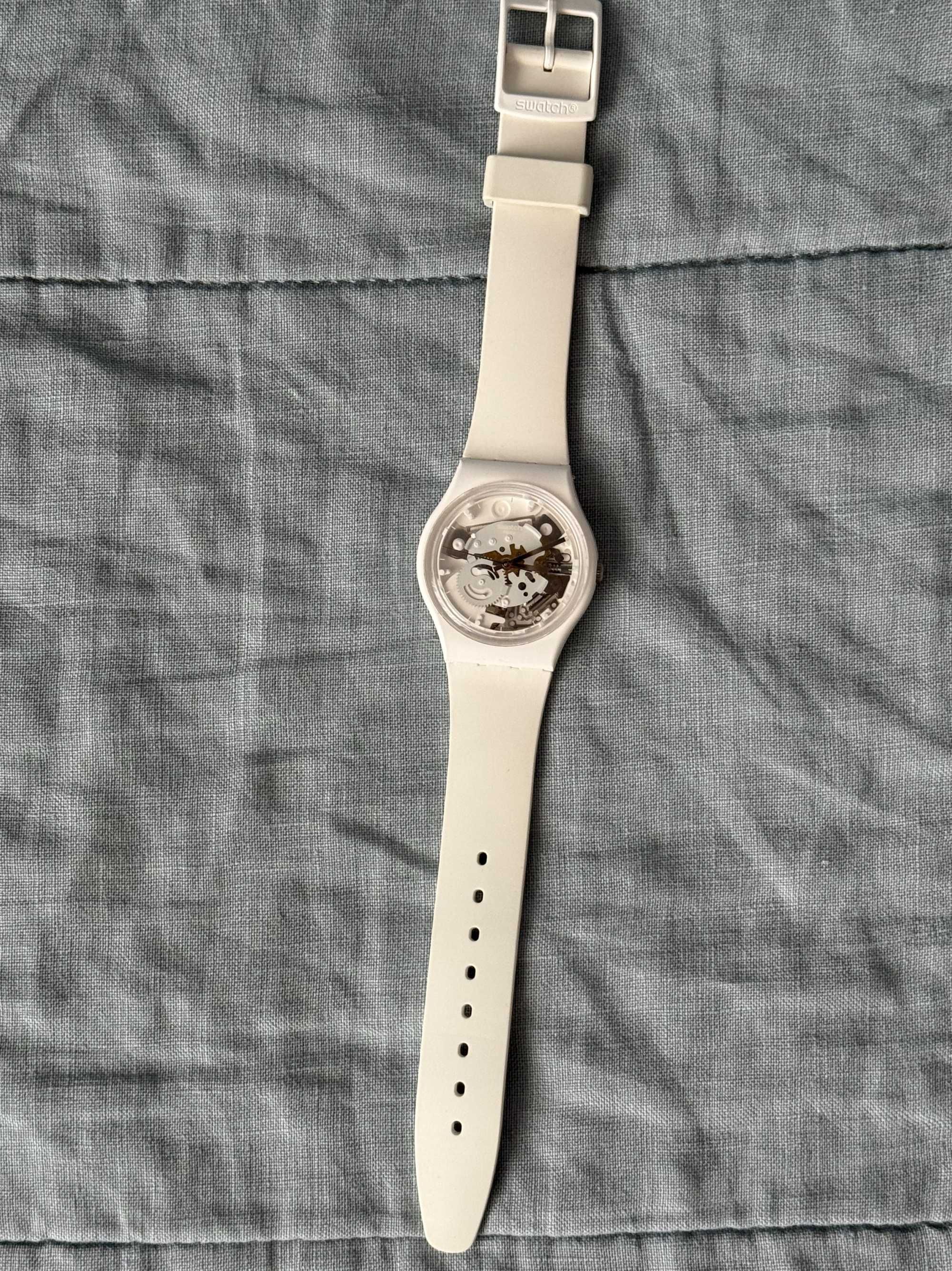 Biały zegarek Swatch z bioceramiką, Spot Time White