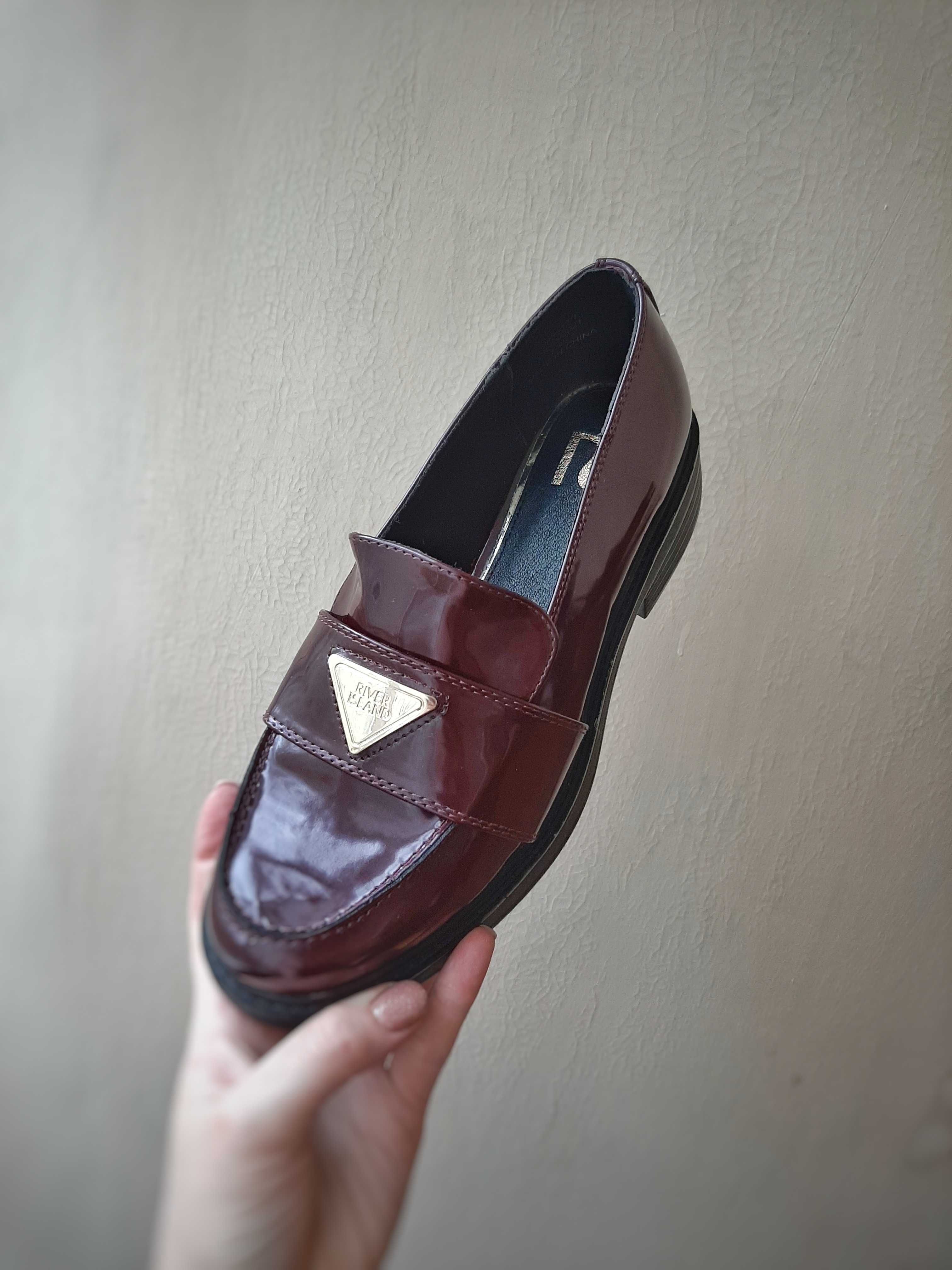 Нові лакові туфлі лофери river island 40-41 р.
