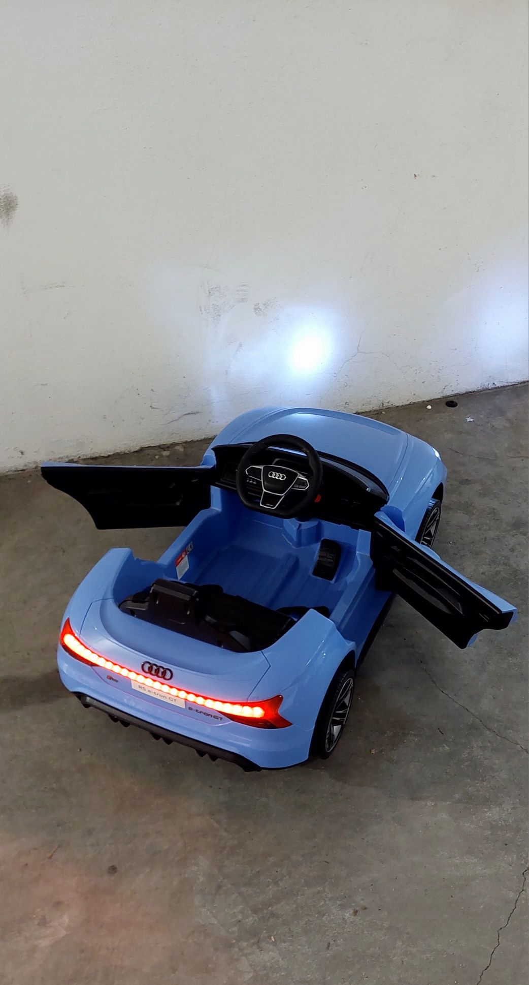 Carrinho de passeio  audi