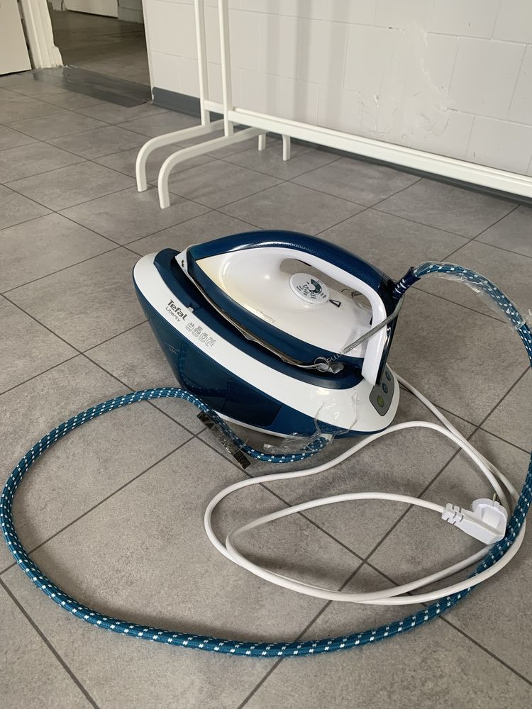 Żelazko z generatorem pary Tefal Liberty – sprawne, stacja parowa