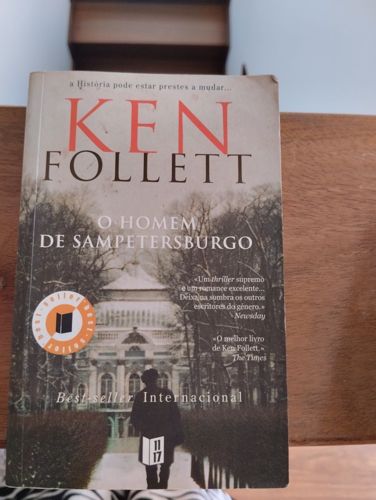 Vários livros de Ken Follett