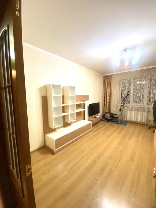 Академмістечко,двокімнатна,євроремонт,метро-3 хвилини