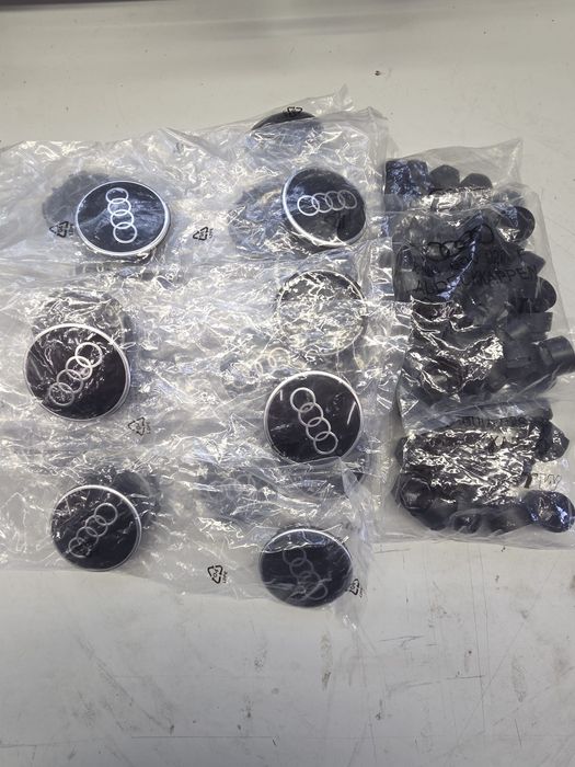 10x oryginalne dekielki/ zaślepki oraz 3x kapki na śruby do Felg Audi