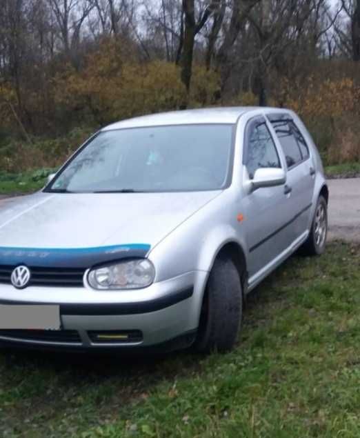 Vw Golf 4  1.8 AGN продається