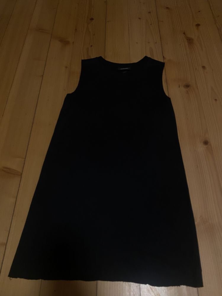 Czarna sukienka bez rekawow luzna r.XS