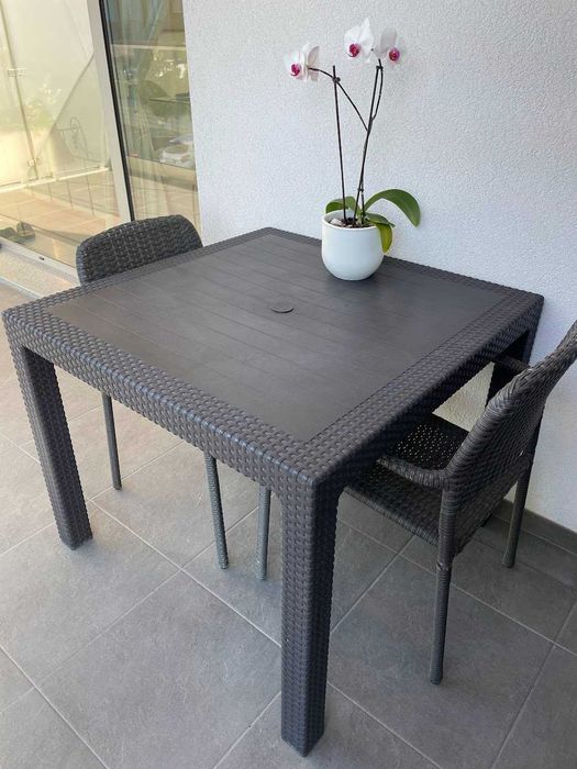 Mesa e 3 cadeiras exterior