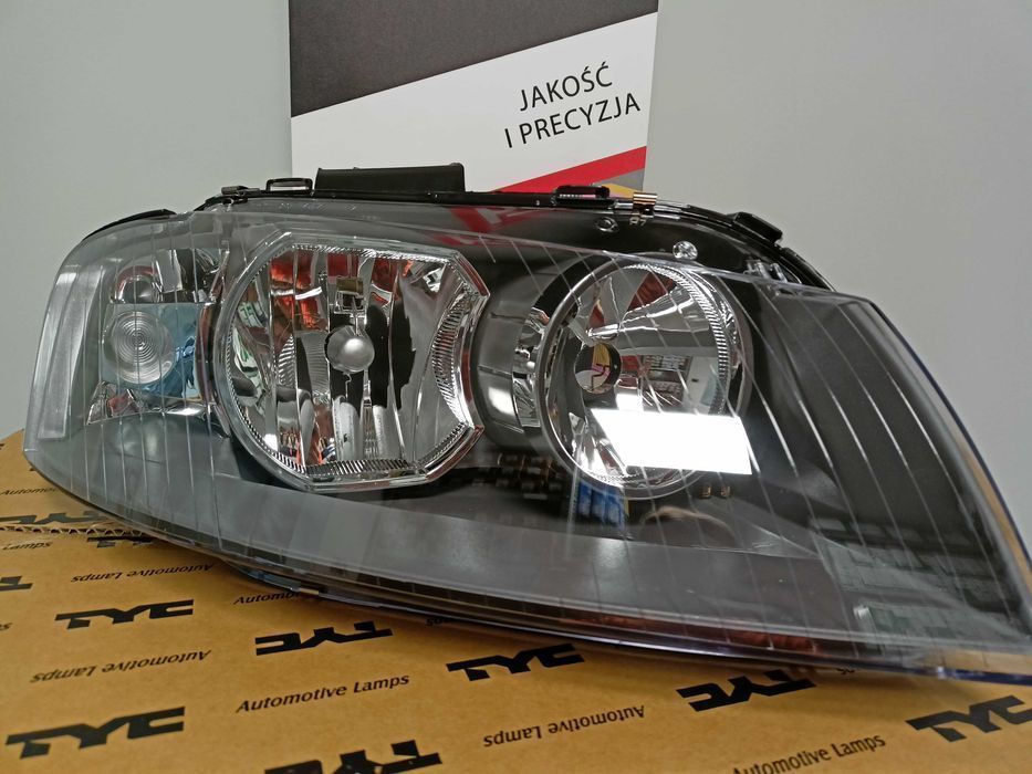 Audi A3 96-08  8P Lampa/Reflektor przód prawy /H7+H7