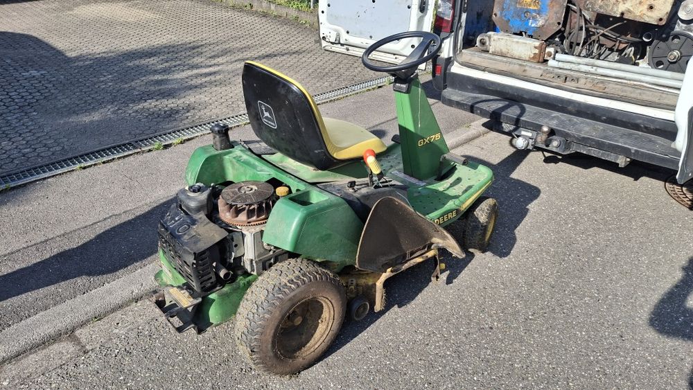 Kosiarka traktorek John deere gx75