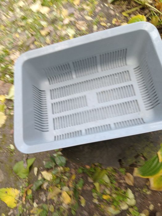 Глибокий туалет з сіткою і кормушки для Вашого улюбленця