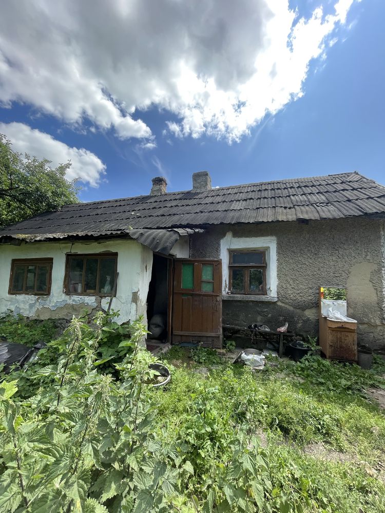 Чудова локація великої ділянки з будинком під реконструкцію (!)