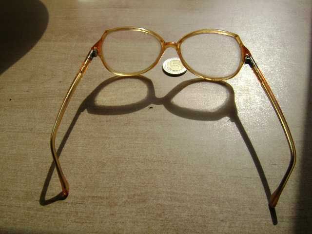 Starocie z PRL Okulary damskie korekcyjne +2,5 dioptrii rozstaw 13,5cm