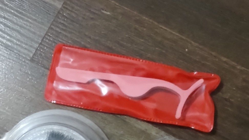 Пінцет для ресниц