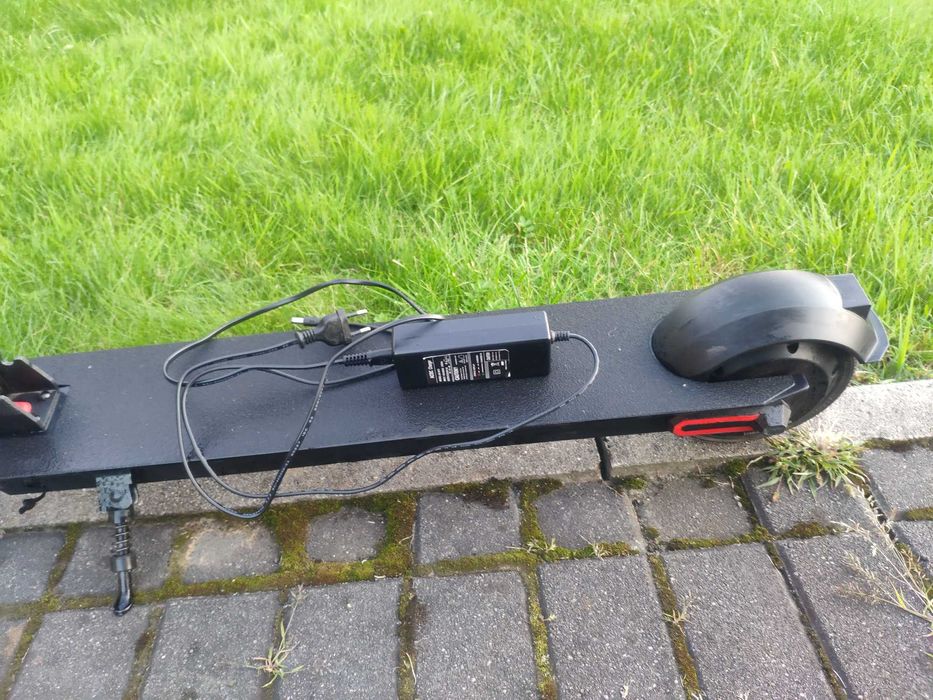 Hulajnoga elektryczna 300W silnik elektryczny zasilany baterią 6.6Ah