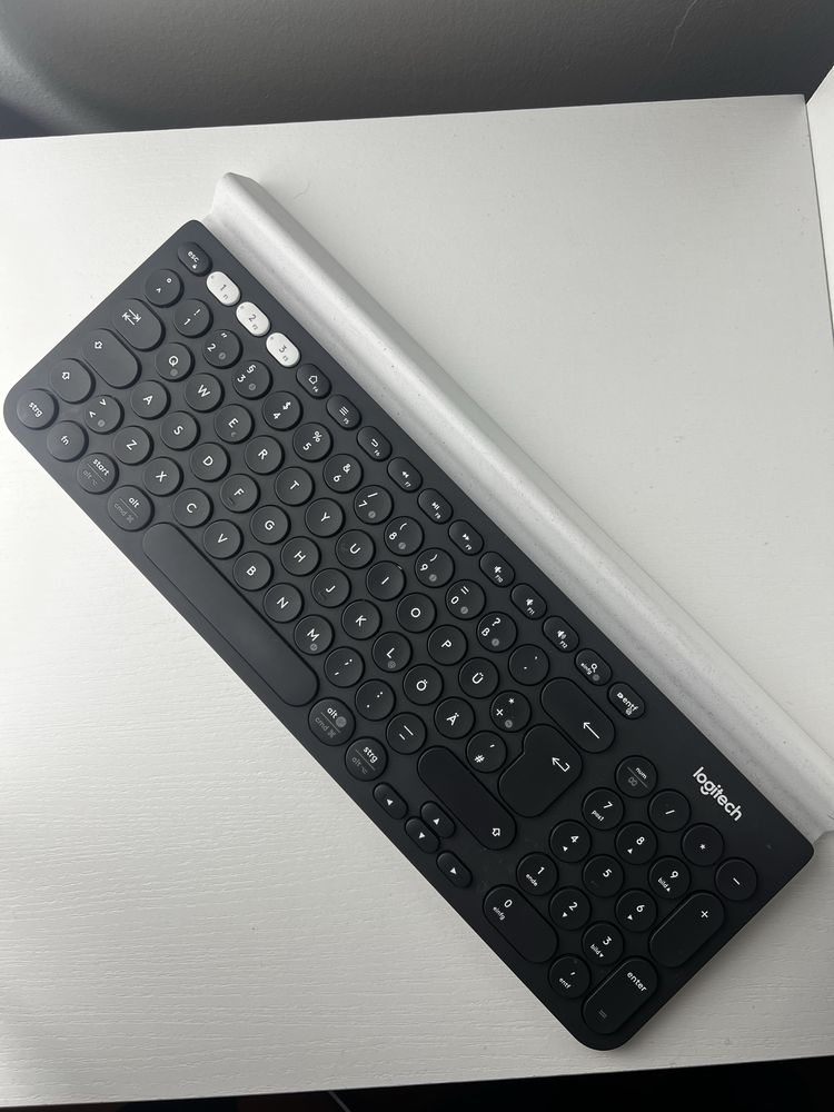 Logitech K780 Multi-Device Wireless Keyboard