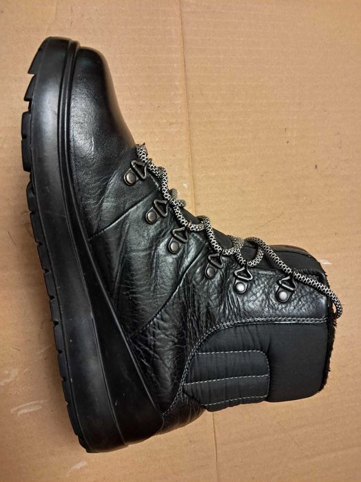 Женские  БОТИНКИ  Ecco  ОРИГТНАЛ размер 40