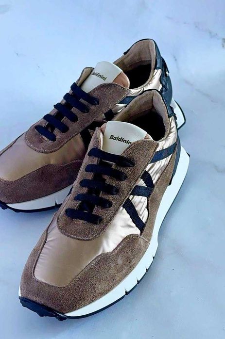 Абсолютно нові жіночі кросівки BALDININI 39 розміру.