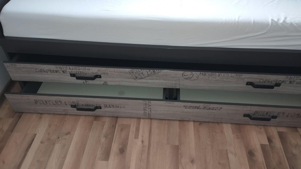 Łóżko z podwójnym łóżkiem meble młodzieżowe