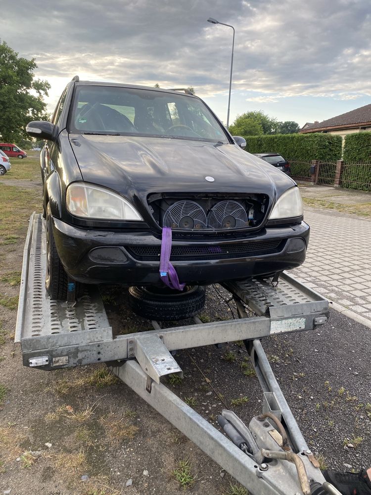 Mercedes ML W163 AMG Maska Przednua