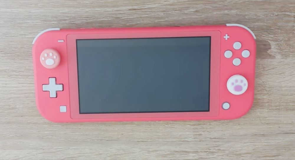 Nintendo Switch Lite RÓŻOWA + gra + karta 128GB + ładowarka + etui