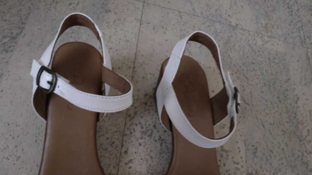 Skórzane sandały damskie, białe Piazza, rozm 38 nowe