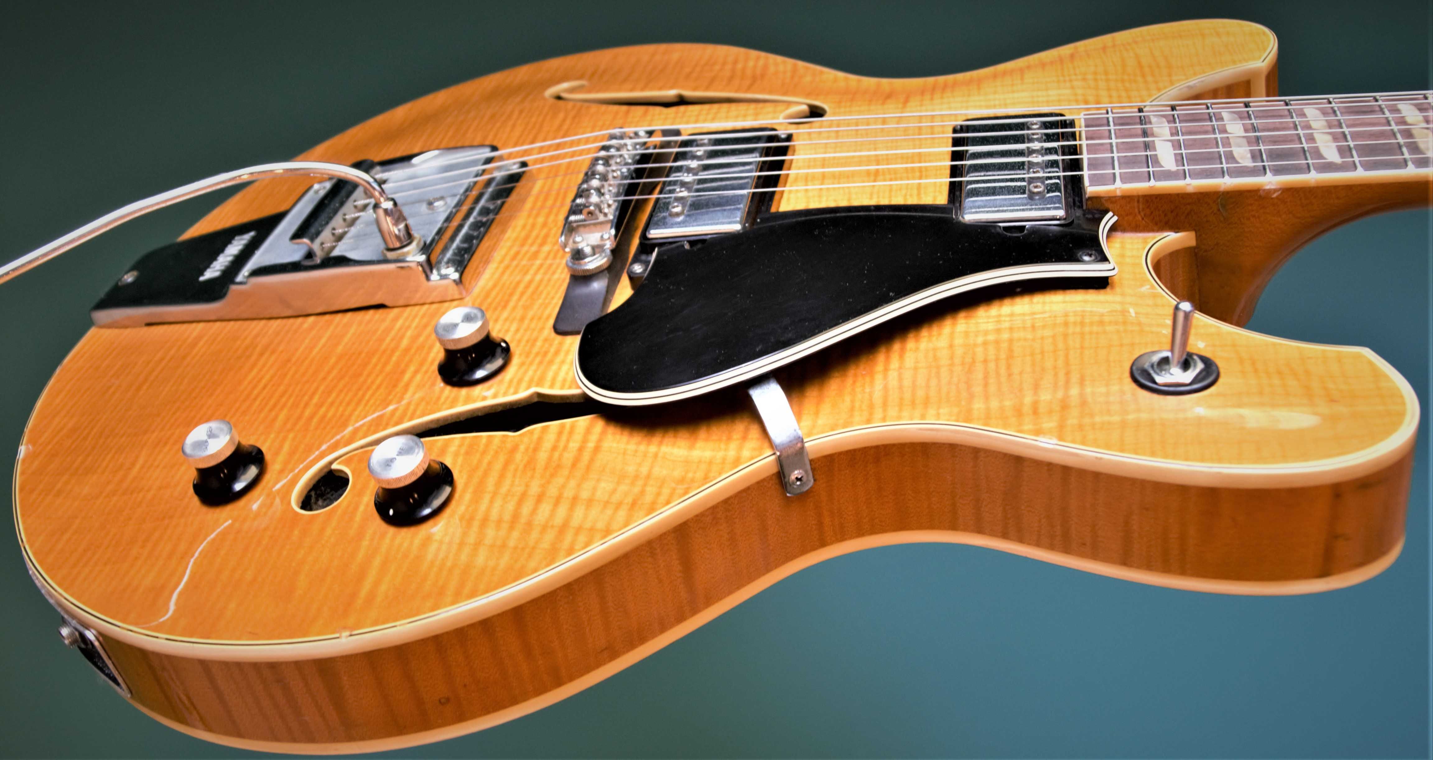 jazzowa gitara semihollowbody YAMAHA