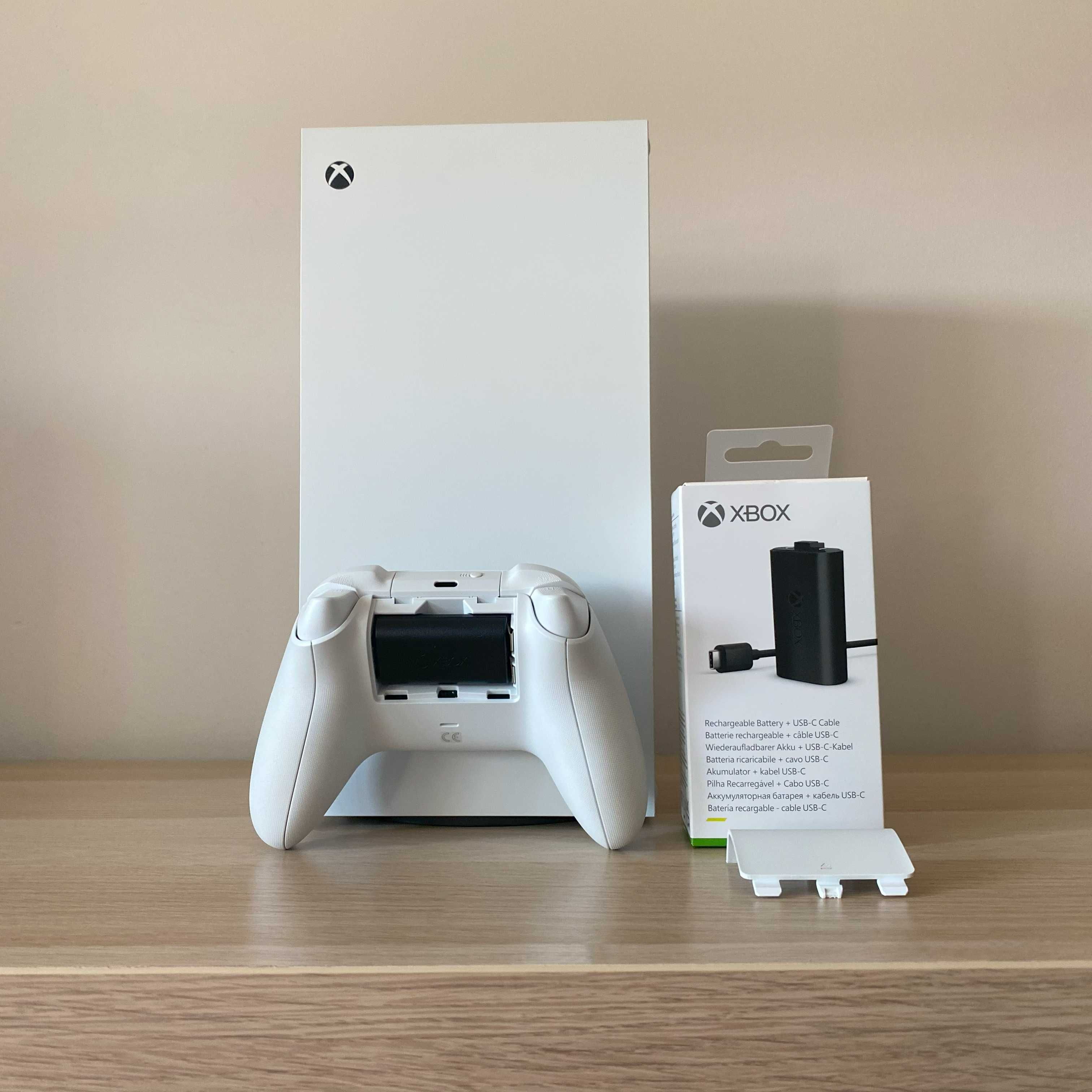Xbox X Digital Edition + Bateria Recarregável + Monitor LG 24''