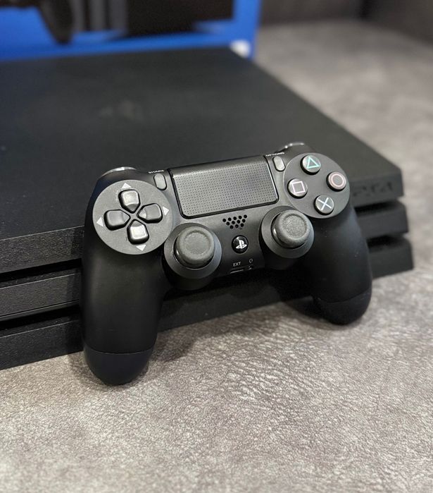 Продам PlayStation 4 pro 1tb