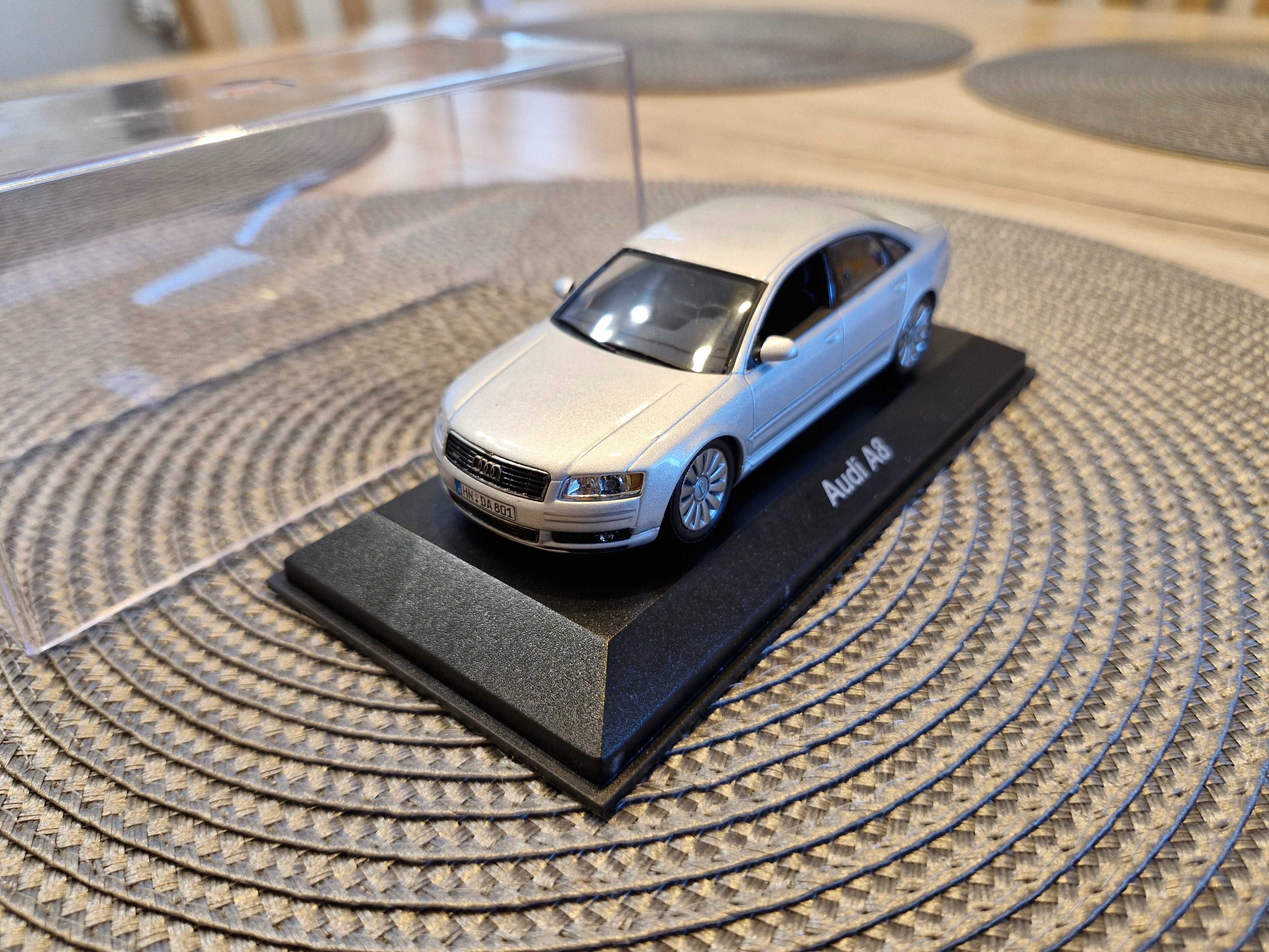 Audi A8 D3 4.2 srebrny Minichamps 1:43