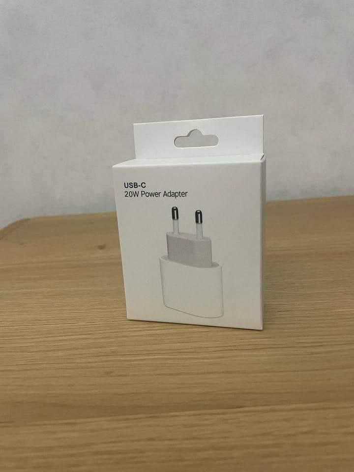 Мережевий зарядний пристрій Apple USB-S 20W Power Adapter + кабель