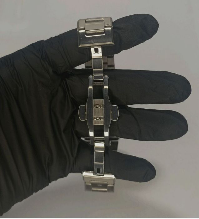 Елегантний годинник DFARN