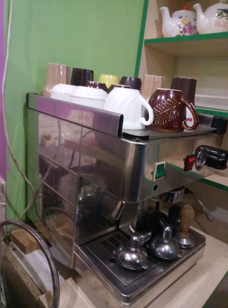 Кофейный апарат для кафе и дома