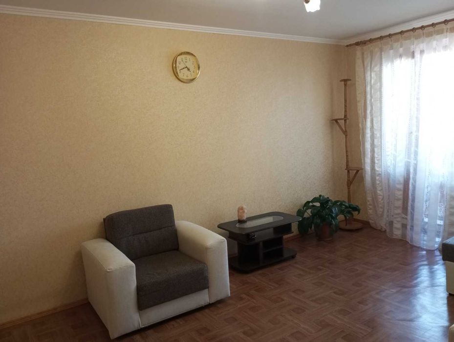 Продаж 4-кімн.кв. з великим тамбуром (власник)