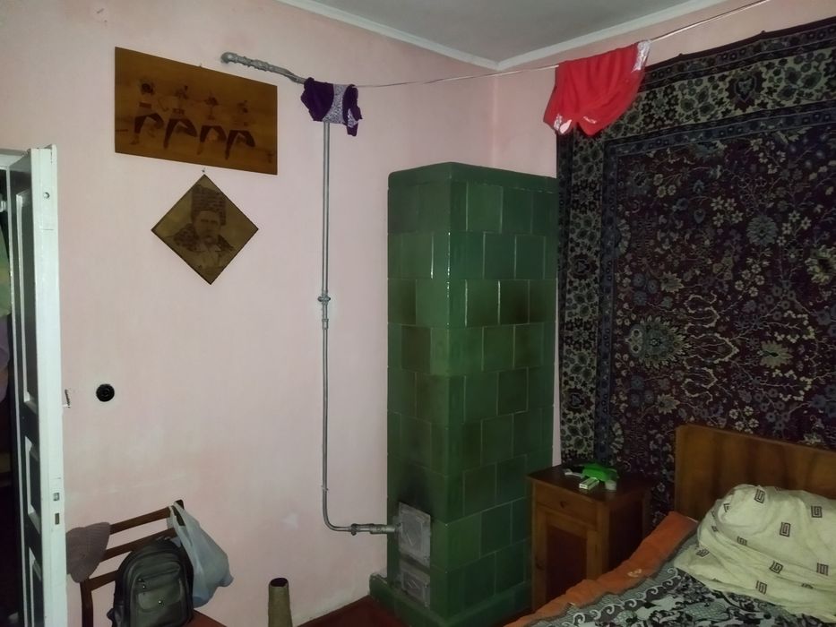 Здається  окремий будинок