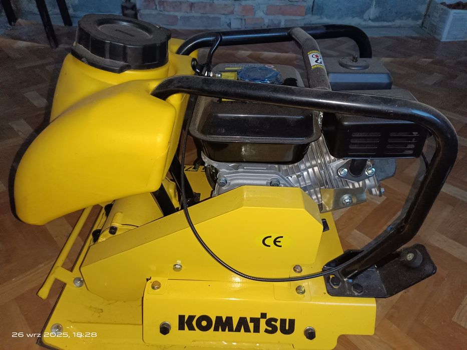 Zagęszczarka Komatsu