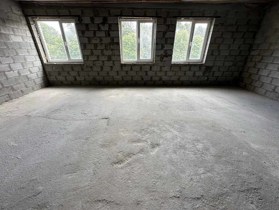 Продаж комерційного приміщення на Військбуді