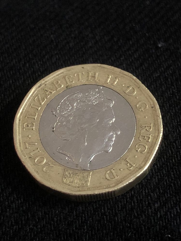 Moeda Elizabeth II one pound