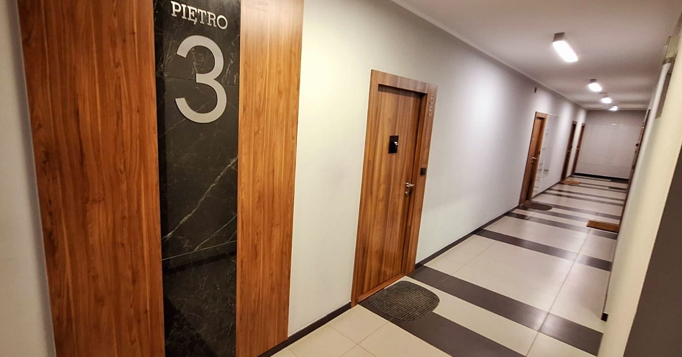 Apartament DELUX przy Galerii Łopuszańska! Na godziny/doby!