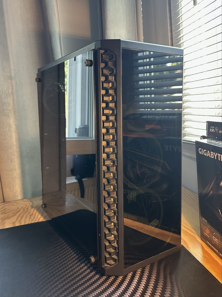 Komputer Stacjonarny ( AMD 5 3600, 16GB RAM, 1T SSD, 1660super )