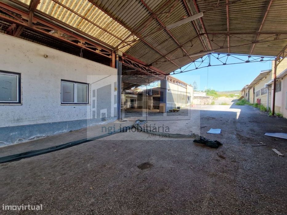 Estaleiro com 2 armazéns São Julião do Tojal - Loures