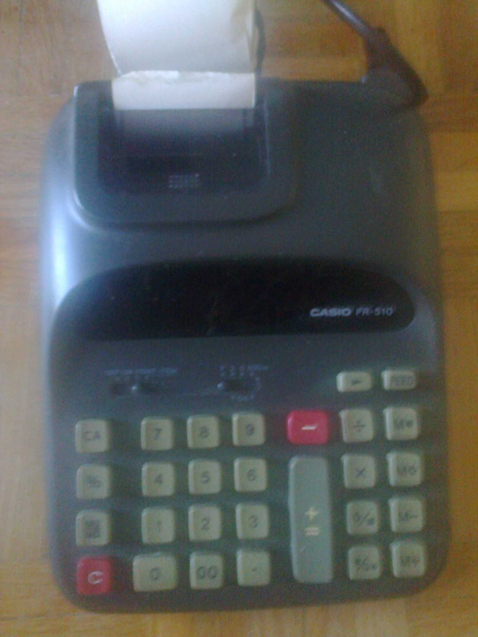 Kalkulator Casio z funkcją wydruku