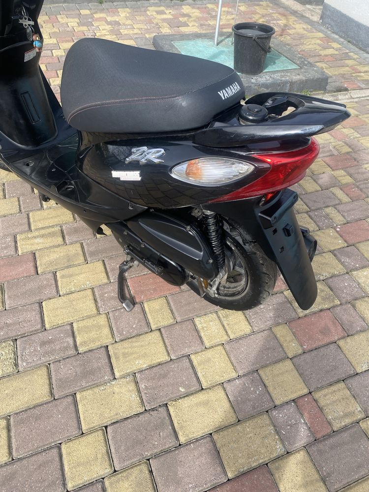 Продам скутер Yamaha ZR