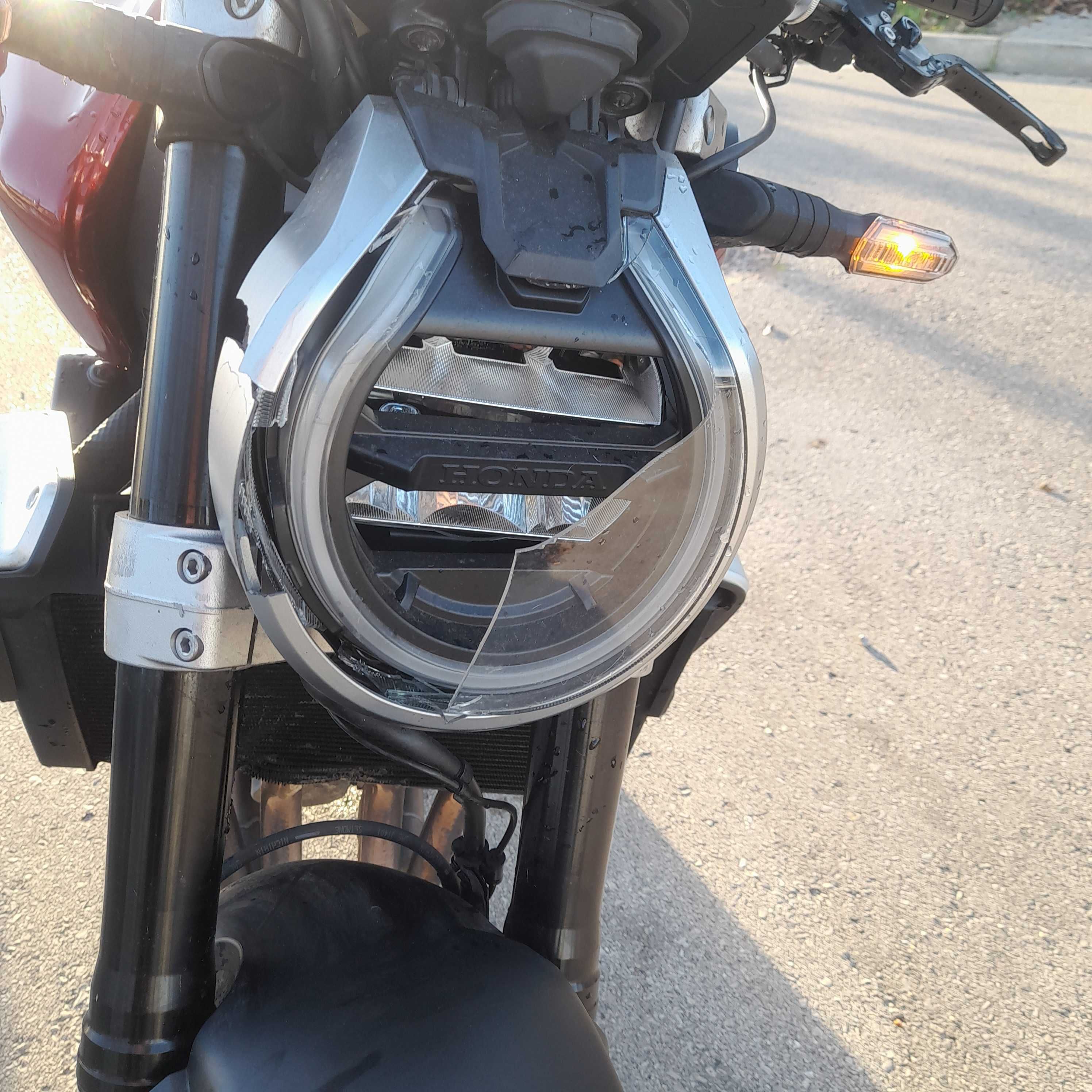 Honda CB 1000 R 2021, pequena queda