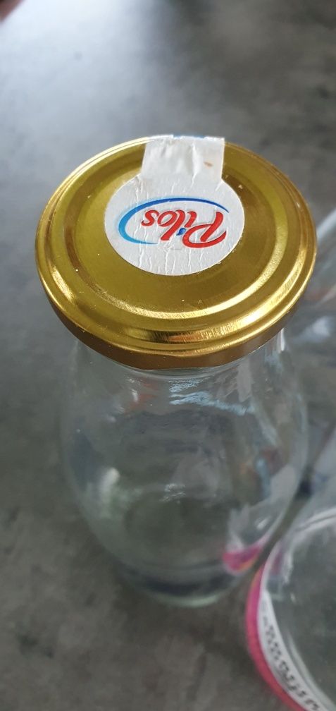 Butelki szklane na soki z zakrętkami o pojemności 750ml