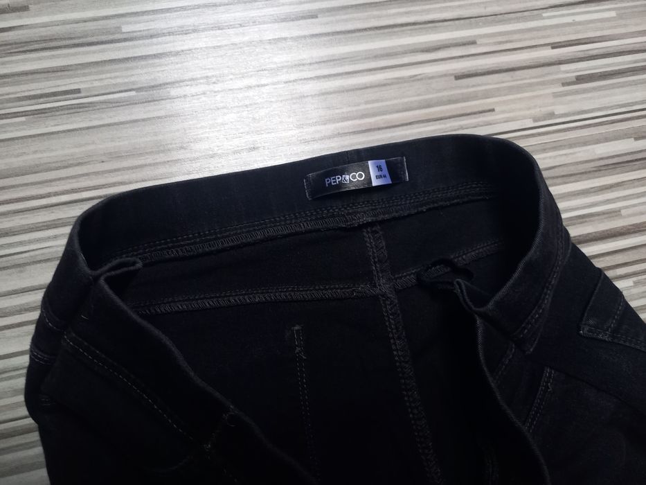 Czarne rozciągliwe jegginsy damskie | roz. 42 (XL) | Pepco