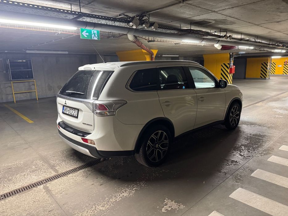 Mitsubishi Outlander Napęd 4x4, Opony Zima, 7 miejsc , Felgi 18"