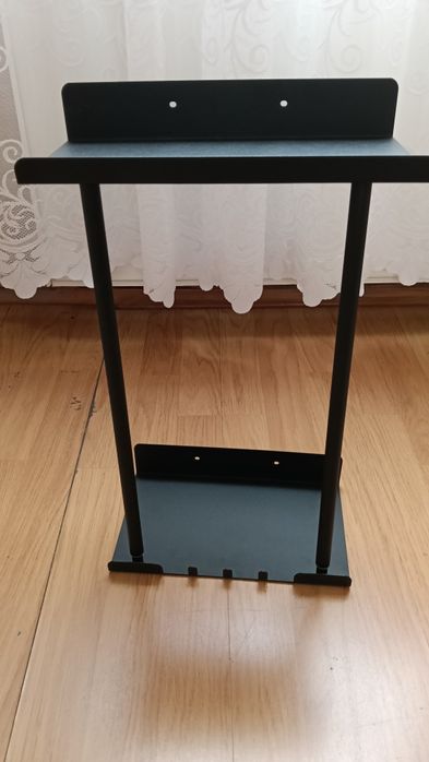 Półka łazienkowa na ręczniki