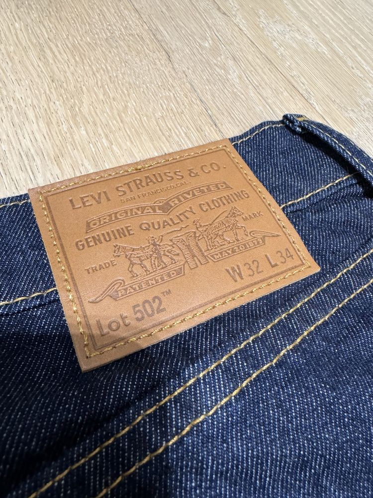 Джинсы Levi Strauss